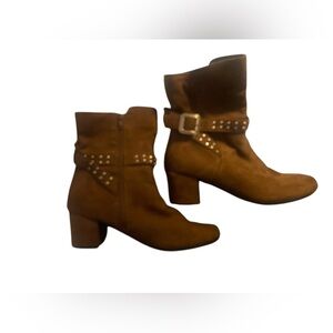 super cute faux leather booties,  Comfort view.  size 9 rust/tan .fab condition